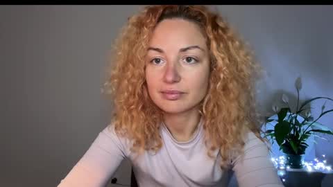 Snapshot of reddgirll chatting on March 8, 2025, 8:57 pm reddgirll online show from March 8, 2025, 8:57 pm
