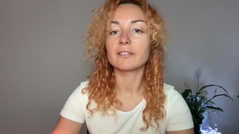 Snapshot of reddgirll chatting on March 10, 2025, 5:29 pm reddgirll online show from March 10, 2025, 5:29 pm