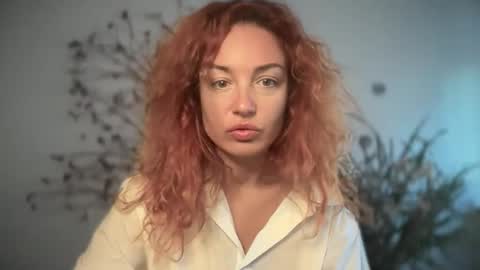 Snapshot of reddgirll chatting on September 23, 2025, 7:11 am reddgirll online show from September 23, 2025, 7:11 am
