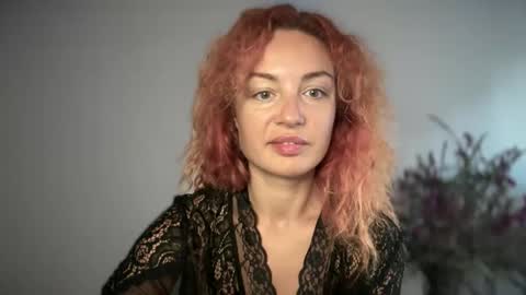 Snapshot of reddgirll chatting on October 19, 2025, 7:20 am reddgirll online show from October 19, 2025, 7:20 am
