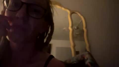 Snapshot of reddreadfun chatting on October 15, 2025, 5:51 am RedDread online show from October 15, 2025, 5:51 am