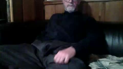 Snapshot of redfox60010 chatting on January 9, 2026, 5:43 am redfox60010 online show from January 9, 2026, 5:43 am