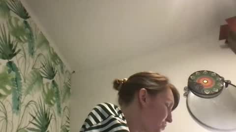 Redfox online show from December 5, 2025, 6:26 pm