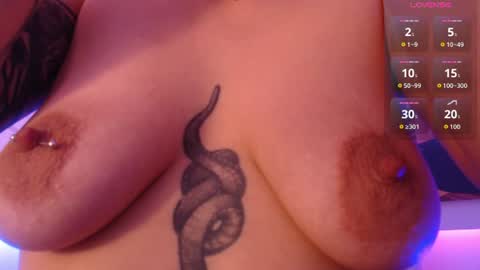 Snapshot of redgirrl_77 chatting on July 15, 2026, 12:10 pm Mere online show from July 15, 2026, 12:10 pm