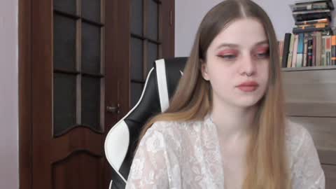 Lily online show from February 3, 2025, 2:14 am