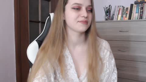 Lily online show from February 3, 2025, 5:18 am