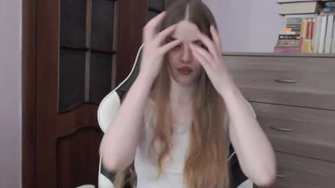 Lily online show from October 27, 2025, 2:26 am