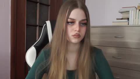 Snapshot of redhead_rabbit chatting on February 26, 2026, 2:43 am Lily online show from February 26, 2026, 2:43 am