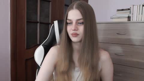 Snapshot of redhead_rabbit chatting on March 26, 2026, 1:55 am Lily online show from March 26, 2026, 1:55 am