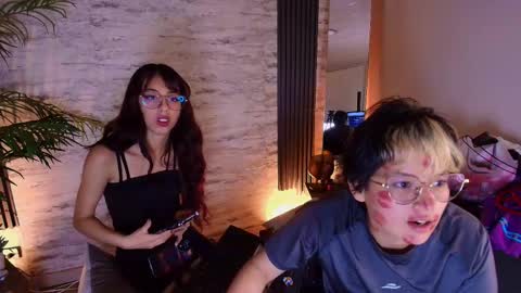 Snapshot of redhood_1_ chatting on March 6, 2026, 4:47 pm redhood_1_ online show from March 6, 2026, 4:47 pm