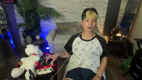 Snapshot of redhood_1_ chatting on March 25, 2026, 4:40 am redhood_1_ online show from March 25, 2026, 4:40 am