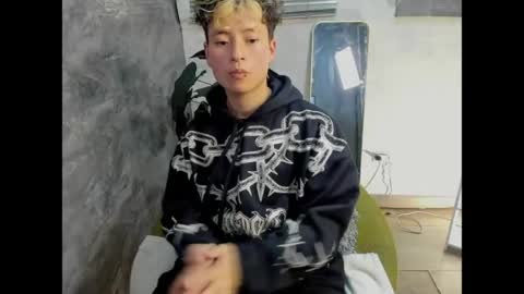 Snapshot of redhood_1_ chatting on April 1, 2026, 3:40 am redhood_1_ online show from April 1, 2026, 3:40 am