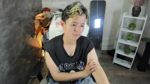 Snapshot of redhood_1_ chatting on April 8, 2026, 4:12 am redhood_1_ online show from April 8, 2026, 4:12 am