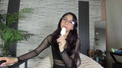 Snapshot of redhood_1_ chatting on April 10, 2026, 7:07 pm redhood_1_ online show from April 10, 2026, 7:07 pm