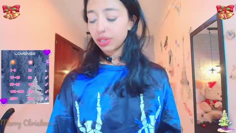Lili Lopez online show from December 16, 2024, 2:04 am
