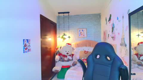 Lili Lopez online show from December 27, 2024, 2:04 am