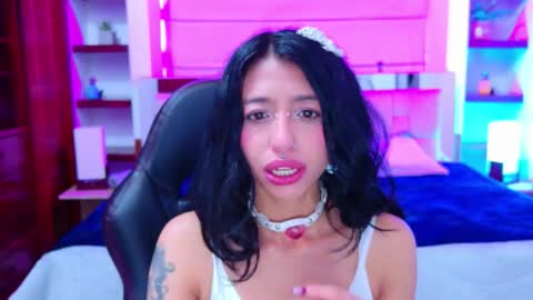 Snapshot of redhotter_ chatting on October 17, 2025, 12:52 pm Lili Lopez online show from October 17, 2025, 12:52 pm