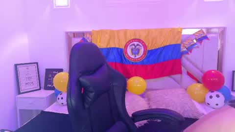 Lili Lopez online show from June 25, 2026, 8:13 pm