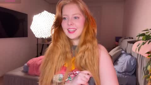 Snapshot of redhotvixen_ chatting on April 5, 2026, 11:35 pm Sofia online show from April 5, 2026, 11:35 pm