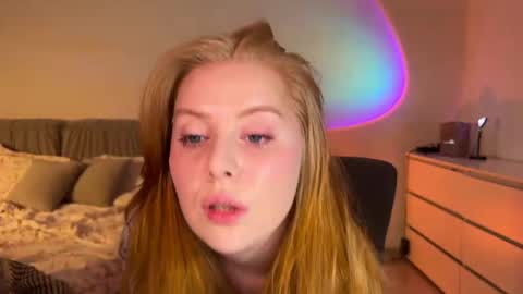 Snapshot of redhotvixen_ chatting on May 11, 2026, 12:05 am Sofia online show from May 11, 2026, 12:05 am