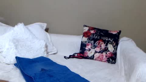 izabell online show from January 9, 2025, 4:49 pm