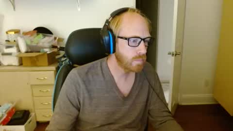 Snapshot of redrob57 chatting on November 19, 2025, 9:42 am redrob57 online show from November 19, 2025, 9:42 am