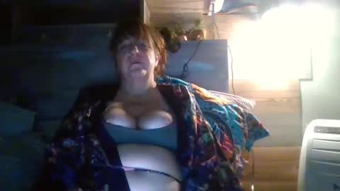 Snapshot of redrooster7 chatting on September 10, 2025, 11:43 am blueyzdadzgirl online show from September 10, 2025, 11:43 am