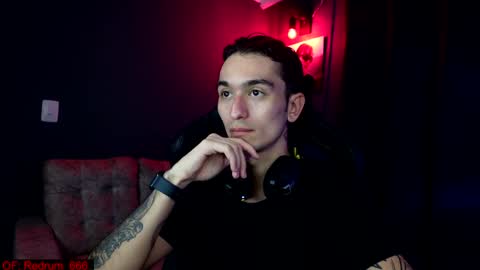 Red online show from December 6, 2024, 7:01 pm