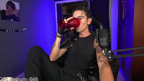 Red online show from January 29, 2025, 7:00 pm
