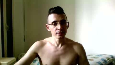 Snapshot of redstep0 chatting on September 13, 2025, 12:05 pm redstep0 online show from September 13, 2025, 12:05 pm