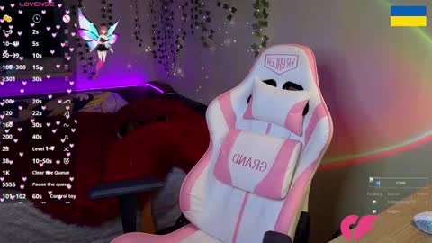 Snapshot of redvelveten chatting on November 16, 2025, 11:38 am Ronnie online show from November 16, 2025, 11:38 am