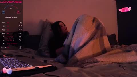 Snapshot of redyari chatting on November 15, 2025, 12:52 am Red online show from November 15, 2025, 12:52 am