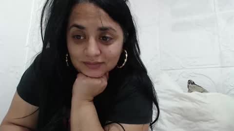 Snapshot of reeapassion chatting on November 3, 2025, 8:32 pm Reea online show from November 3, 2025, 8:32 pm