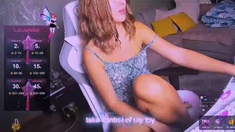 Snapshot of reggiemeow chatting on October 13, 2025, 11:16 pm reggieMeow online show from October 13, 2025, 11:16 pm