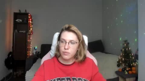 Snapshot of reginasmilee chatting on December 31, 2024, 7:20 am Regina online show from December 31, 2024, 7:20 am