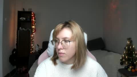 Snapshot of reginasmilee chatting on January 3, 2025, 6:33 am Regina online show from January 3, 2025, 6:33 am