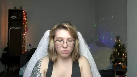 Snapshot of reginasmilee chatting on January 9, 2025, 2:40 pm Regina online show from January 9, 2025, 2:40 pm