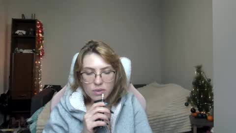 Snapshot of reginasmilee chatting on January 10, 2025, 3:16 pm Regina online show from January 10, 2025, 3:16 pm