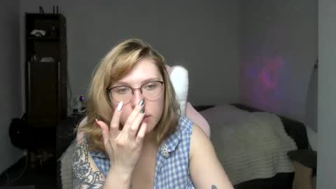 Snapshot of reginasmilee chatting on January 12, 2025, 1:37 pm Regina online show from January 12, 2025, 1:37 pm