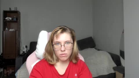 Snapshot of reginasmilee chatting on January 13, 2025, 12:45 pm Regina online show from January 13, 2025, 12:45 pm