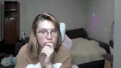 Snapshot of reginasmilee chatting on January 16, 2025, 9:37 am Regina online show from January 16, 2025, 9:37 am