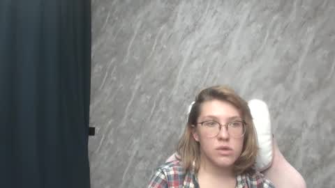 Snapshot of reginasmilee chatting on January 21, 2025, 1:11 pm Regina online show from January 21, 2025, 1:11 pm