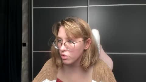 Snapshot of reginasmilee chatting on January 26, 2025, 3:25 pm Regina online show from January 26, 2025, 3:25 pm