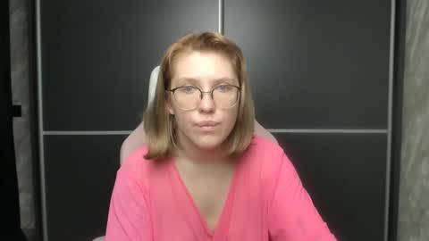 Snapshot of reginasmilee chatting on February 1, 2025, 7:26 am Regina online show from February 1, 2025, 7:26 am