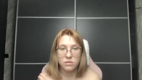 Snapshot of reginasmilee chatting on February 2, 2025, 11:30 am Regina online show from February 2, 2025, 11:30 am