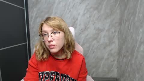Snapshot of reginasmilee chatting on February 24, 2025, 3:31 pm Regina online show from February 24, 2025, 3:31 pm