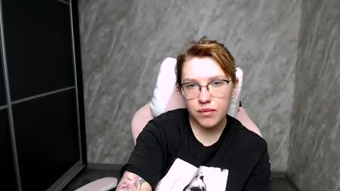 Snapshot of reginasmilee chatting on March 10, 2025, 2:17 am Regina online show from March 10, 2025, 2:17 am