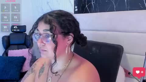 Snapshot of reginavegaa chatting on July 28, 2026, 6:20 pm reginavegaa online show from July 28, 2026, 6:20 pm