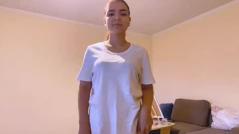 Snapshot of reginelawary chatting on October 23, 2025, 1:21 pm Regin online show from October 23, 2025, 1:21 pm