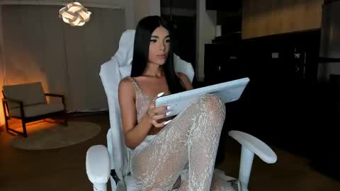 Snapshot of reichel_gray chatting on April 22, 2026, 2:47 am REICHEL online show from April 22, 2026, 2:47 am
